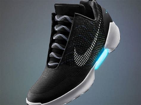 nike selbstschnürende schuhe youtube|Nike Hyperadapt 1.0: Der selbstschnürende Schuh .